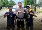 Aksi-cepat-Personil-Polspol-Raijua-Bripda-Julius-Itu-dalam-mencegah-terjadi-tinju-bebas-jalanan-dikecamatan-Raijua