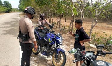 Sat-Samapta-Polres-Sabu-Raijua-Menjaga-Situasi-Kamtibmas-tetap-kondusif-aman-dengan-Patroli-Siang