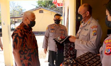 Kapolres-Sabu-Raijua-Sambut-Hangat-Kunjungan-Kerja-Drs.-Y.-Jacki-Uly,-M.H.