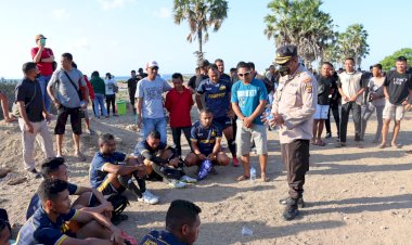 Kapolres-Sabu-Raijua-berikan-semangat-dan-motivasi-kepada-Klub-Sepakbola-Bhayangkara-FC-Sabu-Raijua