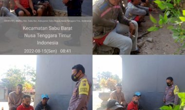 Bhabinkamtibmas-Polsek-Sabu-Barat-Melakukan-sambang-ke-masyarakat-Sabu-Raijua-untuk-menghimbau-vaksinasi-covid-19