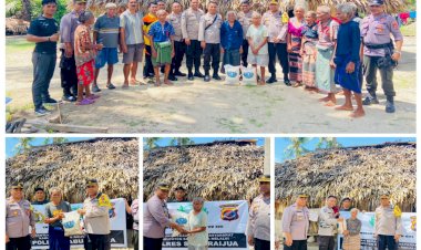 Kapolres-Sabu-Raijua-Berikan-Bansos-ke-warga-kurang-mampu-di-Desa-Raedewa