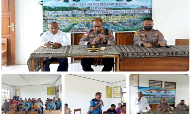 Giat-Rutin-Jum'at-Curhat,-Kapolres-Sabu-Raijua-bersama-PJU-dan-Bhabinkamtibmas-dengar-keluh-kesah-masyarakat-Desa-Matei