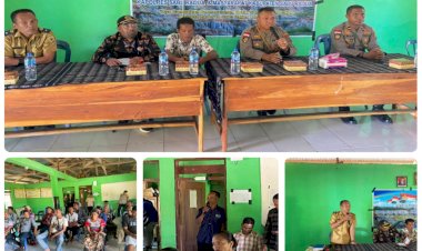 Jumat-Curhat,-Wakapolres-Sarai-bersama-PJU-dengarkan-keluh-kesah-masyarakat-Desa-Pedarro