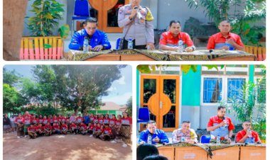 Bhabinkamtibmas-Himbau-Anak-anak-Sekolah-Kelulusan-di-Sabu-Raijua-menggunakan-Pakaian-Adat.