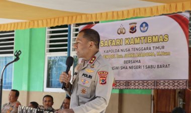 Menginspirasi-Prestasi:-Kapolda-NTT-Berikan-Tantangan-Berharga-di-SMA-Negeri-1-Sabu-Barat