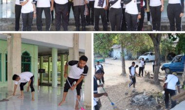 Dalam-Rangka-Peringatan-Maulid-Nabi-Besar-Muhammad-SAW-1445-H-Polres-Sarai-Laksanakan-Bakti-Kebersihan-Di-MAsjid-An-Nur-Seba