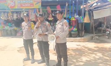 Polsek-Sabu-Barat-Melaksanakan-Kegiatan-Himbauan-Kamtibmas-Menjelang-Hari-Raya-Natal-2023-dan-Tahun-Baru-2024.