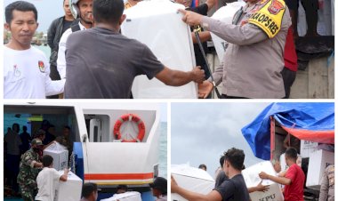 Sinergistas-TNI-Polri-dalam-Membantu-mengamankan-Pendistribusian-Kotak-Suara-KPU-ke-kecamatan-Raijua,