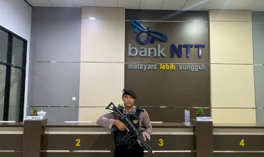 Satuan-Samapta-Polres-Sarai-melaksanakan-pengamanan-obyek-vital-pada-yang-ditugaskan-untuk-melaksanakan-pengamanan-di-Bank-NTT