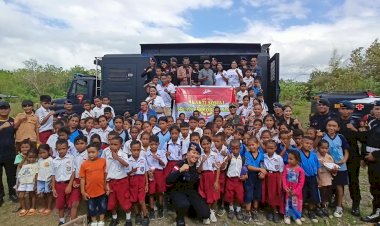 Satbrimob-Polda-NTT-Gelar-Bakti-Sosial-di-SDN-Oeseu:-Makan-Gratis,-Layanan-Kesehatan,-dan-Air-Bersih-untuk-Warga