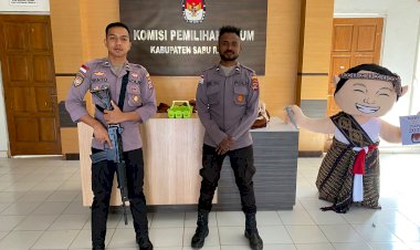 Polres-Sabu-Raijua-tempatkan-personelnya-untuk-mengamankan-kantor-Komisi-Pemilihan-Umum-Daerah-(KPUD),-Badan-Pengawas-pemilu-(-BAWASLU-)-dan-Gudang-logistik-pilkada-Kab.-Sabu-Raijua.