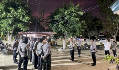 Anggota-Regu-2-Mengamankan-Jalannya-Kegiatan-Kampanye-Terbatas-Salau-Satu-Paslon-di-Zona-1-Kec.-Sabu-Barat