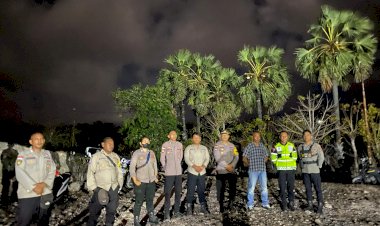 ANGGOTA-POLRES-SABU-RAIJUA-LAKSANAKAN-PENGAMANAN-KAMPANYE-DI-ZONA-2-KEC.-SABU-TIMUR