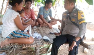 Bhabinkamtibmas-Laksanakan-Sambang-di-Desa-Binaan-untuk-menciptakan-Situasi-Kamtibmas-Yang-Kondusif