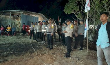 Anggota-Polres-Sabu-Raijua-Laksanakan-Pengamanan-Kampanye-Terbatas-Salah-Satu-Paslon-di-Kec.-Sabu-Barat