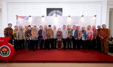 Divisi-Humas-Polri-Gelar-Sarasehan-Kadivhumas-Polri-Pada-Masanya,-dan-Syukuran-Hari-Jadi-ke-73-Humas-Polri,-Soliditas-Terus-Diperkuat