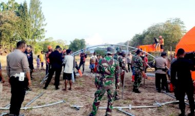 Sinergitas-Polri-bersama-TNI-dan-Pemda-Flotim-Tangani-Situasi-Pasca-Erupsi-Gunung-Api-Lewotobi-Laki-laki