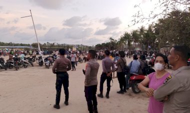 Demi-Kelancaran-Kampanye-Akbar-Salah-Satu-Paslon,-Anggota-Polres-Sabu-Raijua-Laksanakan-Pengamanan