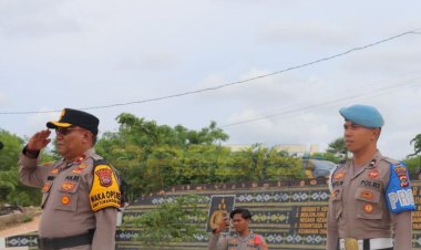 WAKAPOLRES-SABU-RAIJUA-PIMPIN-LANGSUNG-UPACARA-KENAIKAN-PANGKAT-ANGGOTA 