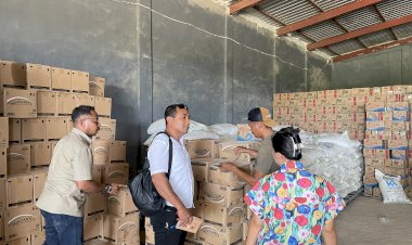 Polres-Sabu-Raijua-Laksanakan-Operasi-Pasar-Jelang-Hari-Raya-Idul-Fitri-Terkait-Penyebaran-Minyak-Oplosan-Merk-