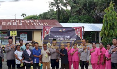 BERBAGI-BERKAH-DI-BULAN-RAMADHAN-POLRES-SABU-RAIJUA-BAGIKAN-TAKJIL-GRATIS-PADA-MASYARAKAT