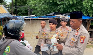 BERBAGI-BERKAH-DI-BULAN-RAMADHAN,-POLRES-SABU-RAIJUA-BAGIKAN-TAKJIL-GRATIS-PADA-MASYARAKAT