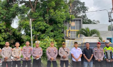 BERBAGI-BERKAH-DI-BULAN-RAMADHAN,-POLRES-SABU-RAIJUA-BAGIKAN-TAKJIL-GRATIS-PADA-MASYARAKAT