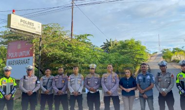 BERBAGI-BERKAH-DI-BULAN-RAMADHAN,-POLRES-SABU-RAIJUA-BAGIKAN-TAKJIL-GRATIS-PADA-MASYARAKAT