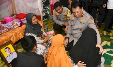 Gugur-Saat-Lerai-Bentrokan,-Bripka-Husni-Dianugerahi-Kenaikan-Pangkat-Anumerta