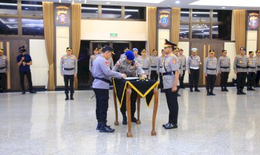 Pelantikan-Astamaops-Kapolri,-Komjen-Pol-Imam-Sugianto-Serah-Terima-Jabatan-kepada-Irjen-Pol-Akhmad-Wiyagus