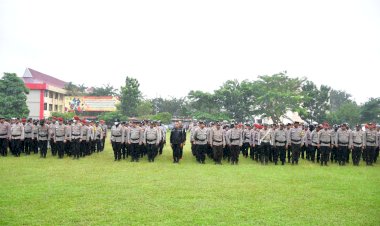 Polda-NTT-Gelar-Apel-Siaga-Hadapi-May-Day-2025,-Ratusan-Personel-Dikerahkan