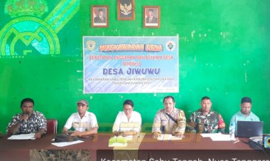Bhabinkamtibmas-Polres-Sabu-Raijua-Hadiri-Penetapan-APBDes-Desa-Jiwuwu