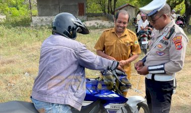 Personil-Sat-Lantas-Polres-Sabu-Raijua-Gencar-Lakukan-Penertiban-Pajak-Kendaraan-Bermotor