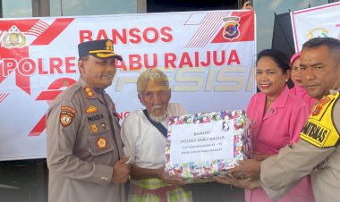 Polres-Sabu-Raijua-Gelar-Bantuan-Sosial-dalam-Rangka-Hari-Bhayangkara-ke-79