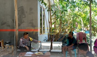 Bhabinkamtibmas-Desa-Raemadia-Laksanakan-Sambang-dan-Himbauan-Kamtibmas-untuk-Meningkatkan-Kesadaran-Masyarakat