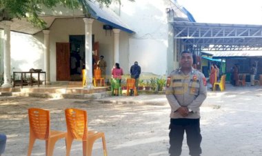 Pengamanan-Gereja-oleh-Personil-Polres-Sabu-Raijua-pada-Ibadah-Minggu.