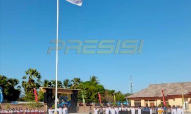 Upacara-Pengibaran-Bendera-Merah-Putih-Memperingati-HUT-Kemerdekaan-RI-ke-80-di-Kecamatan-Raijua