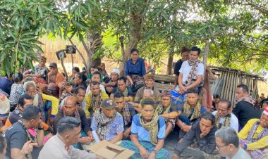 Polres-Sabu-Raijua-Lakukan-Olah-TKP-dan-Pendampingan-Survey-Ke-Rumah-Duka-Setelah-Kecelakaan-Lalu-Lintas