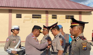 Polres-Sabu-Raijua-Gelar-Upacara-Pelantikan-Kabag-SDM-dan-Serahterima-Jabatan-Kapolsek-Sabu-Timur