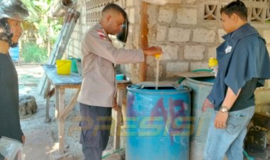 Pembagian-Abate-Gratis-di-Desa-Menia-Kecamatan-Sabu-Barat-Kabupaten-Sabu-Raijua-untuk-Mencegah-Penyebaran-Demam-Berdarah