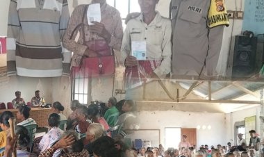 Bhabinkamtibmas-Polsek-Sabu-Barat-Melaksanakan-Kegiatan-Sambang-dan-Monitoring-Situasi-Kamtibmas-serta-Pengawasan-Pembagian-Bantuan-Beras-Cadangan-Pemerintah-kepada-masyarakat