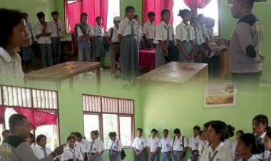 Bhabinkamtibmas-Polsek-Sabu-Barat-Laksanakan-Sambang-dan-Sosialisasi-Kamtibmas-di-SMTK-Sabu-Barat