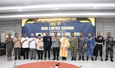 Kapolda-NTT-Pimpin-Doa-Lintas-Agama-Sambut-Malam-Tahun-Baru-2026,-Wujud-Empati-bagi-Korban-Bencana-di-Sumut-dan-Aceh