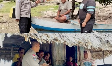 Bhabinkamtibmas-Polsek-Hawu-Mehara-Berikan-Himbauan-Waspada-Cuaca-Buruk-kepada-Warga-Pesisir-Desa-Daieko