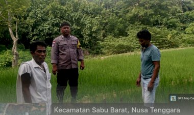 Bhabinkamtibmas-Desa-Nadawawi-dan-Raenyale-Laksanakan-Sambang-dan-Himbauan-Kamtibmas