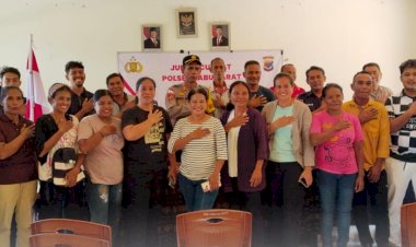 Kegiatan-Jumat-Curhat-Kapolsek-Sabu-Barat-bersama-Warga-Desa-Roboaba-Berjalan-Lancar