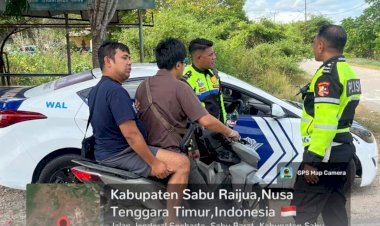 Sat-Lantas-Polres-Sabu-Raijua-Gelar-Patroli-dan-Pengaturan-Lalin-di-Sabu-Barat,-Ciptakan-Kamseltibcar-Lantas