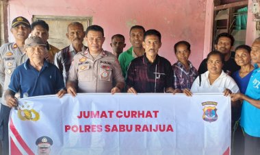 Kegiatan-Jumat-curhat-Kapolres-Sabu-Raijua-dengan-masyarakat-desa-Persiapan-Menia-Timur