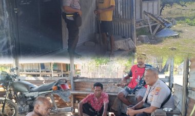 Kanit-binmas-Polsek-Hawu-Mehara-Door-To-Door-System-(DDS)-ke-warga-masyarakat